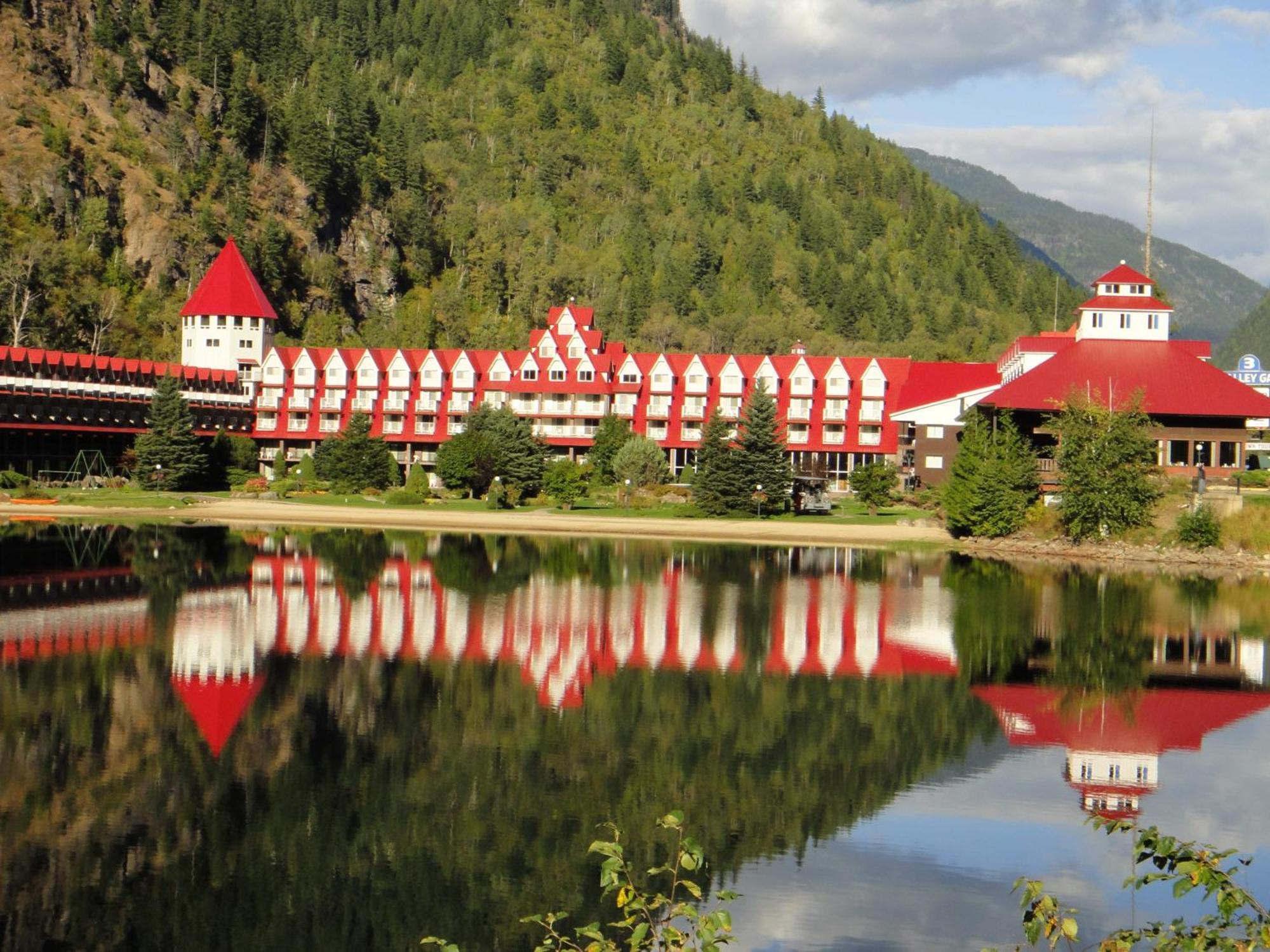 Three Valley Lake Chateau Revelstoke Exteriör bild